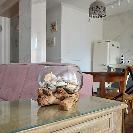 Apartament Biala Sowa - Weisse Eule Apartment Kolobrzeg Bagian luar foto