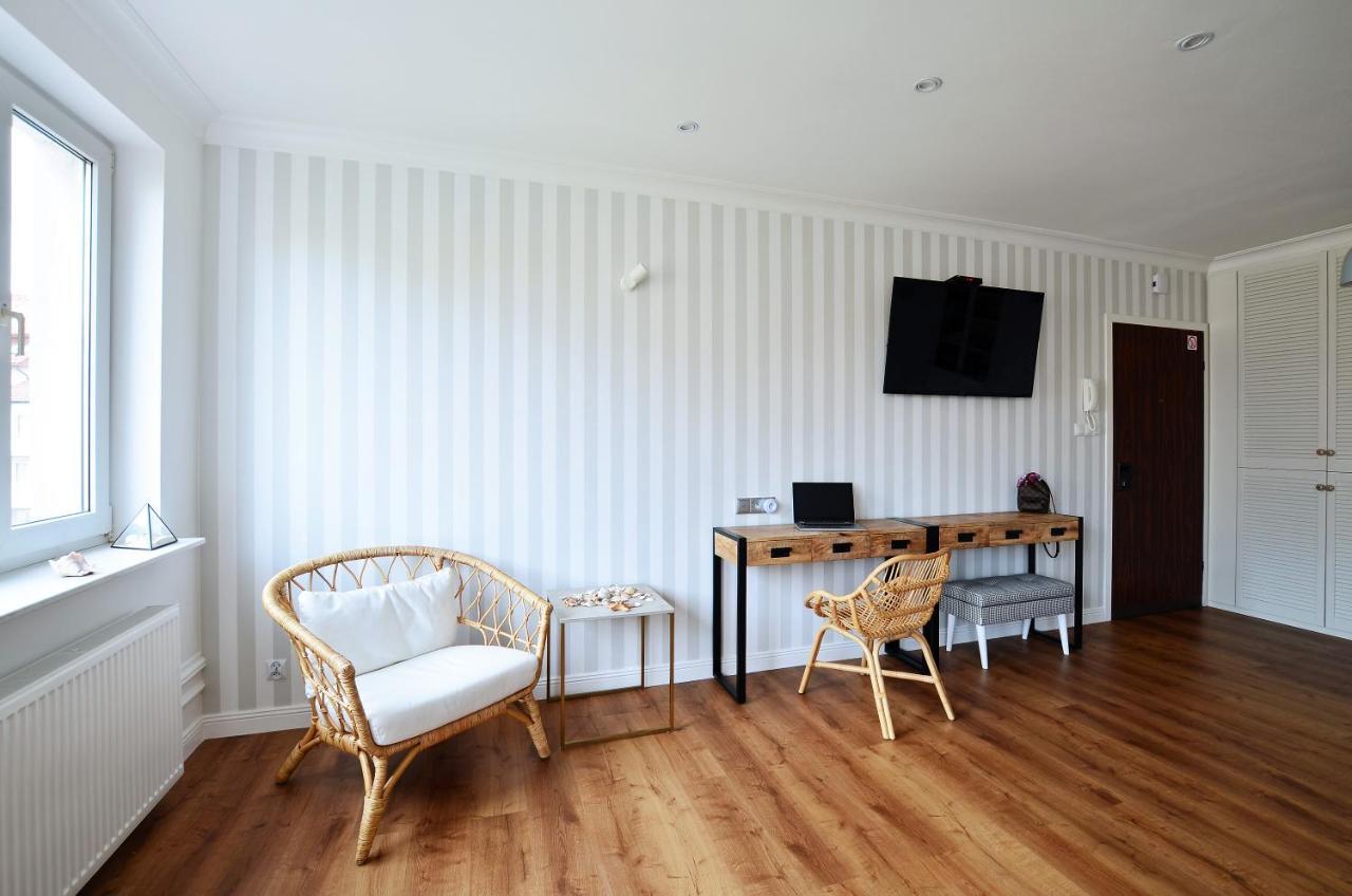 Apartament Biala Sowa - Weisse Eule Apartment Kolobrzeg Bagian luar foto