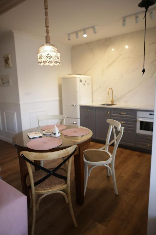 Apartament Biala Sowa - Weisse Eule Apartment Kolobrzeg Bagian luar foto