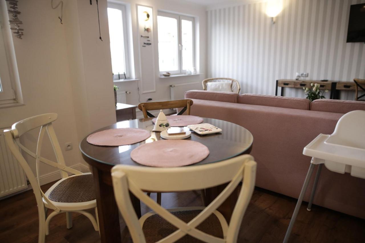 Apartament Biala Sowa - Weisse Eule Apartment Kolobrzeg Bagian luar foto